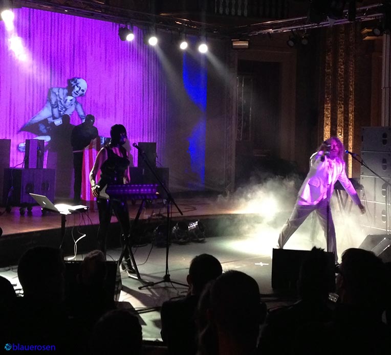 snog_live