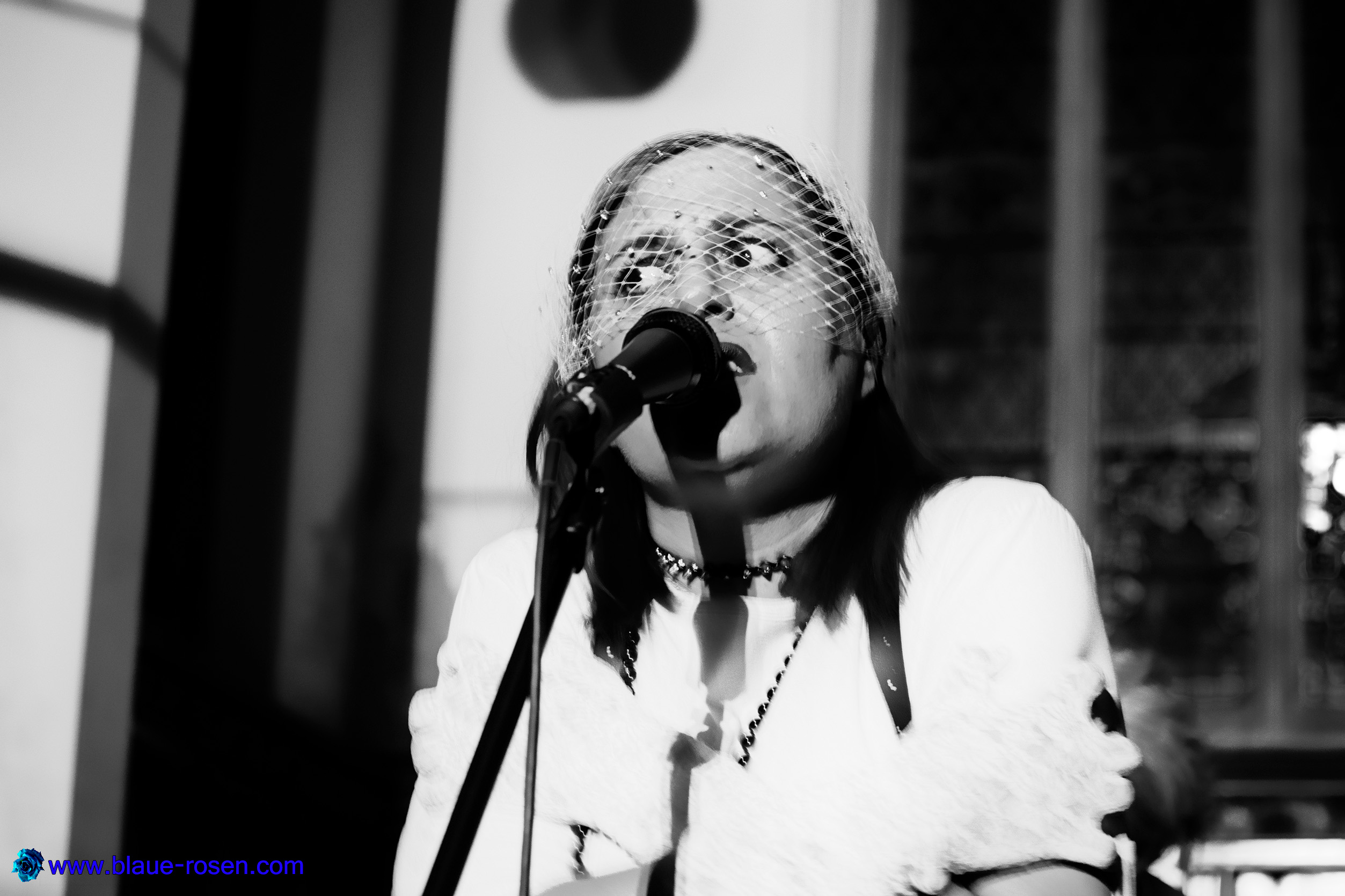 Riotmiloo live photo