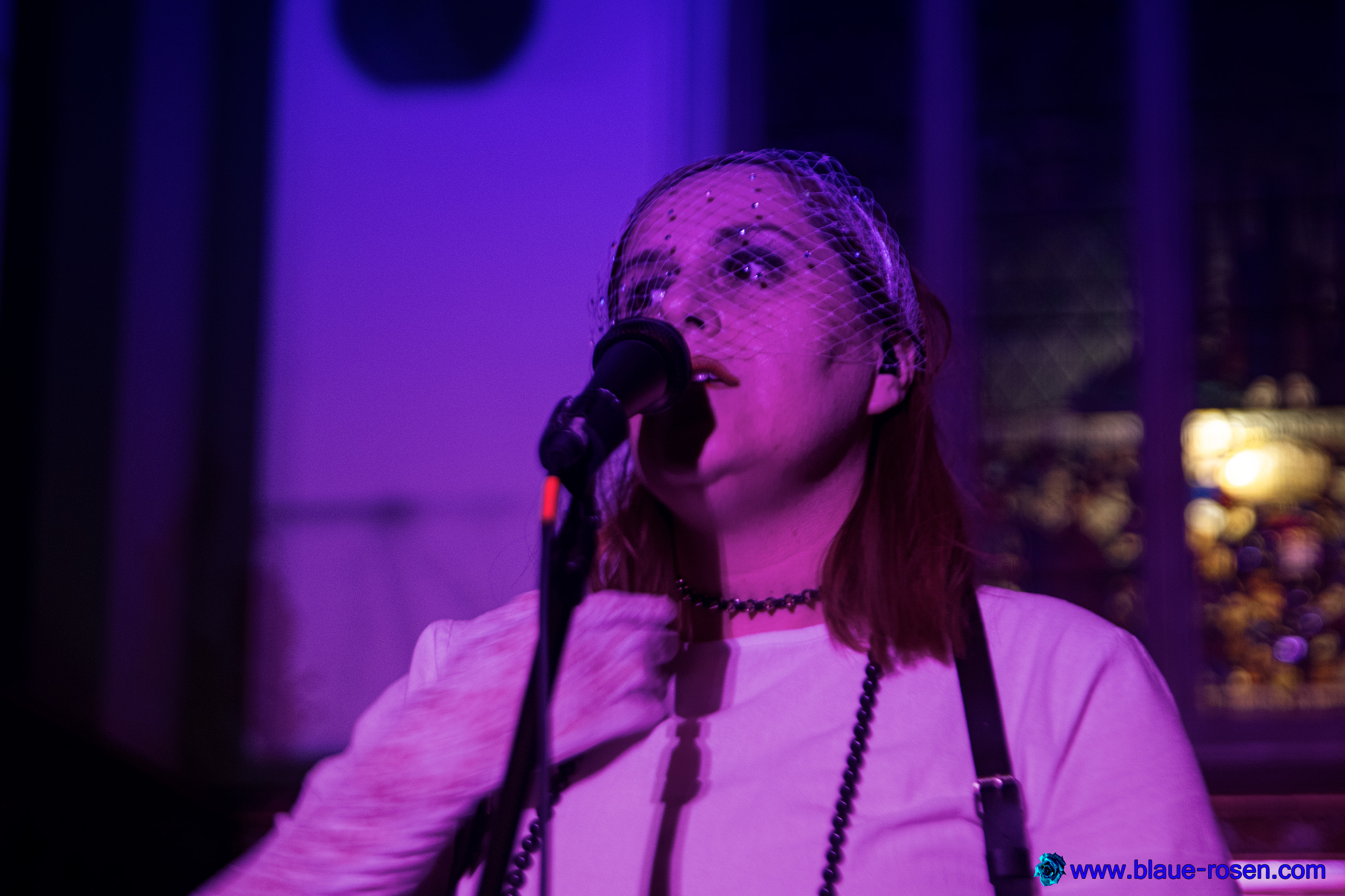 Riotmiloo live photo