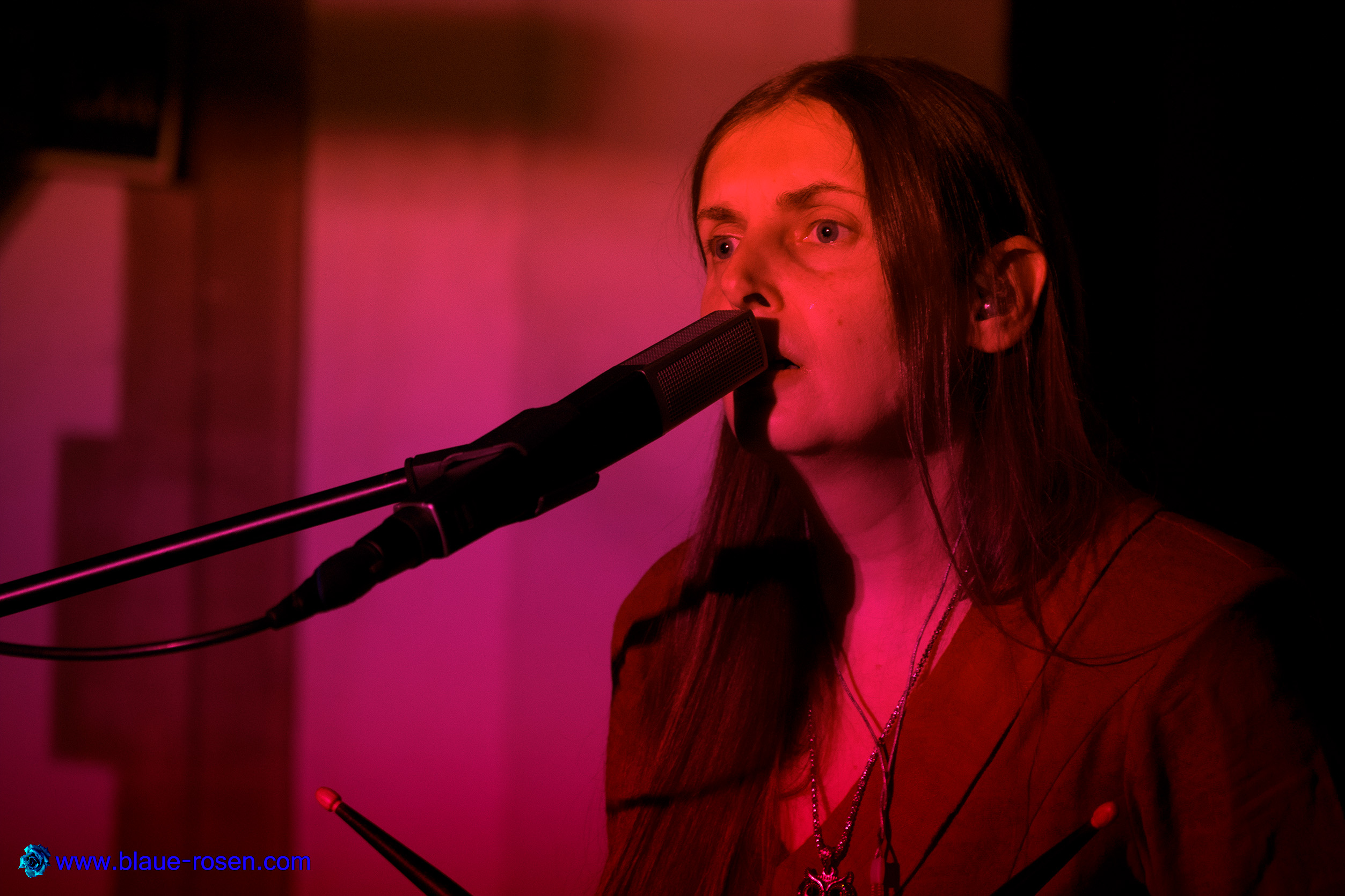 tAngerinecAt live photo