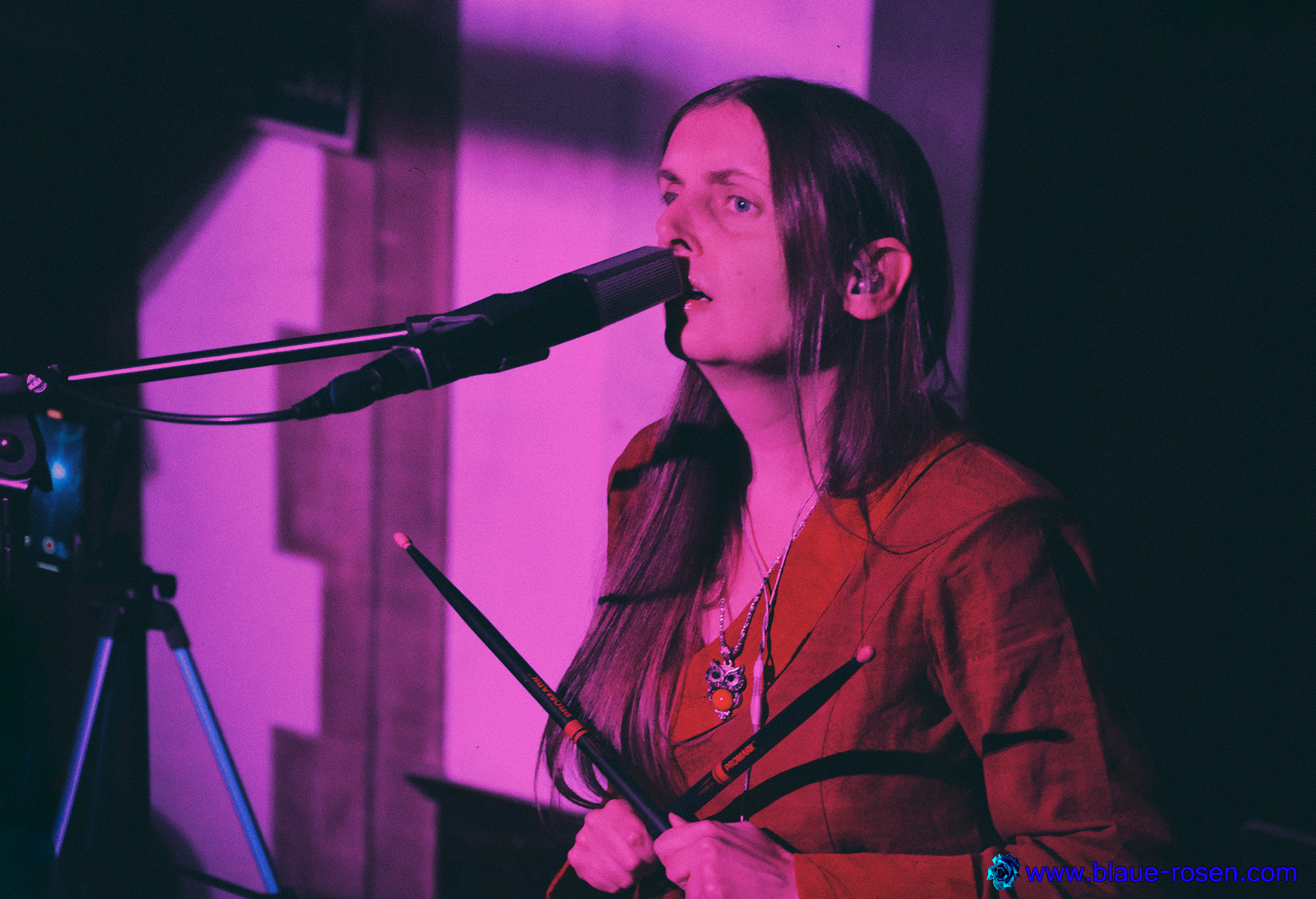 tAngerinecAt live photo
