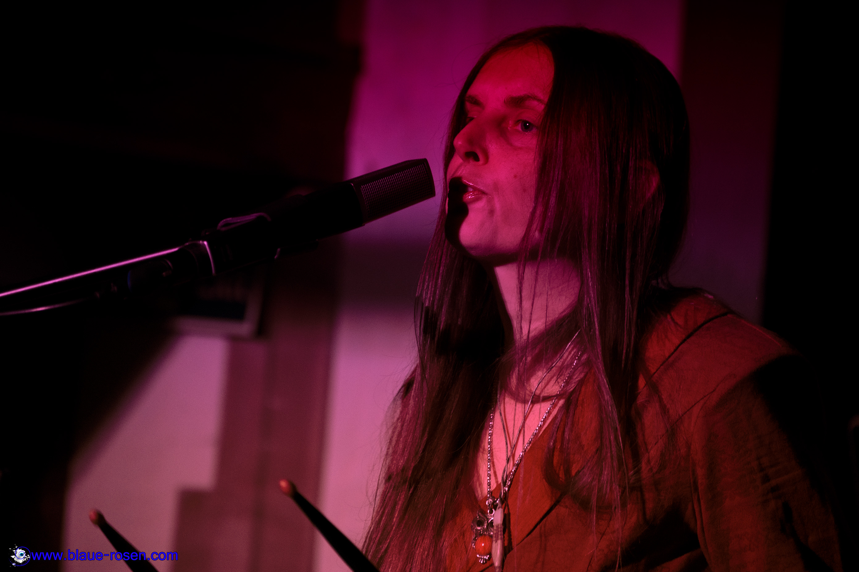 tAngerinecAt live photo