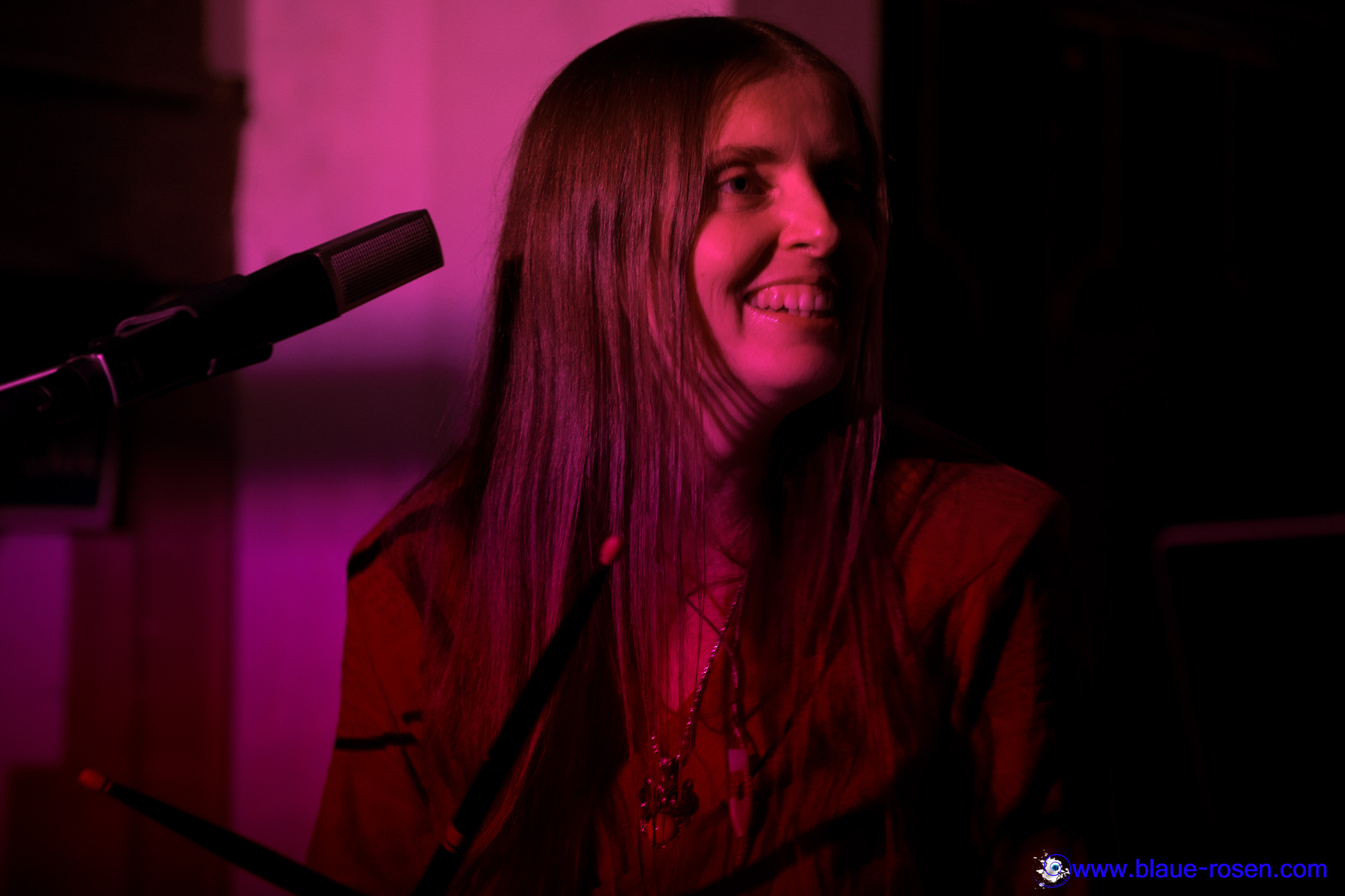 tAngerinecAt live photo