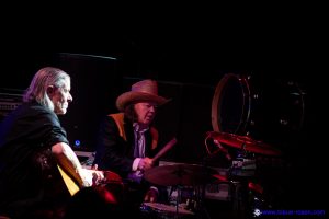 SWANS live photo