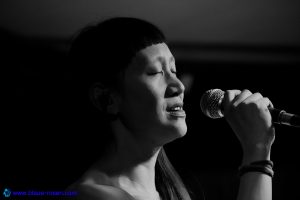 Seaming To live photo