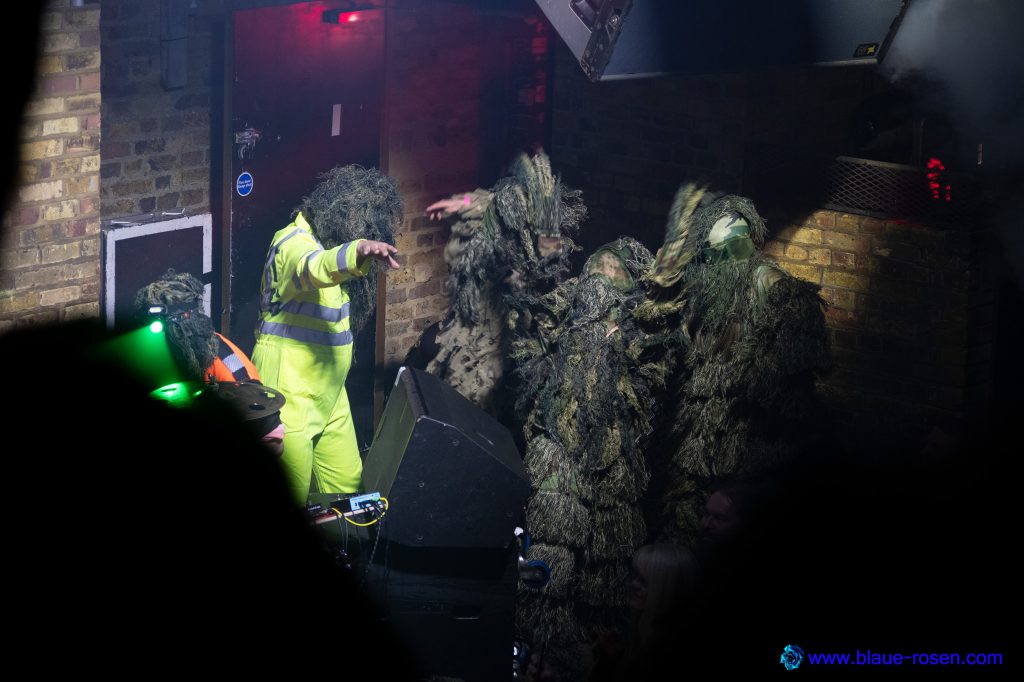 Snapped Ankles live photo