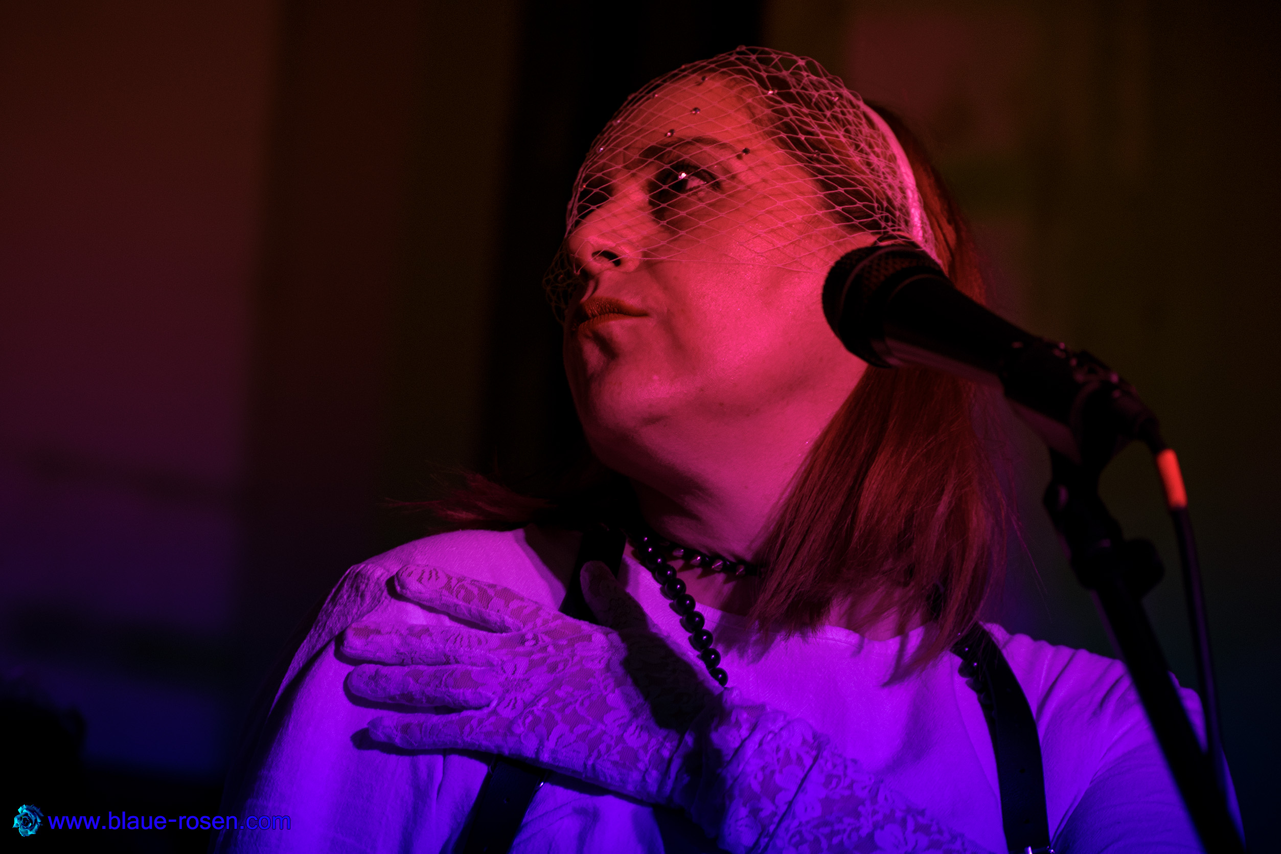 Riotmiloo live photo
