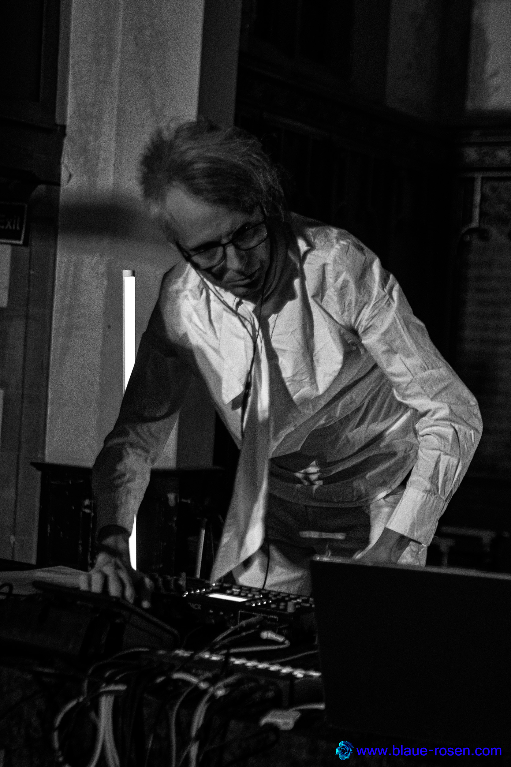 Riotmiloo live photo