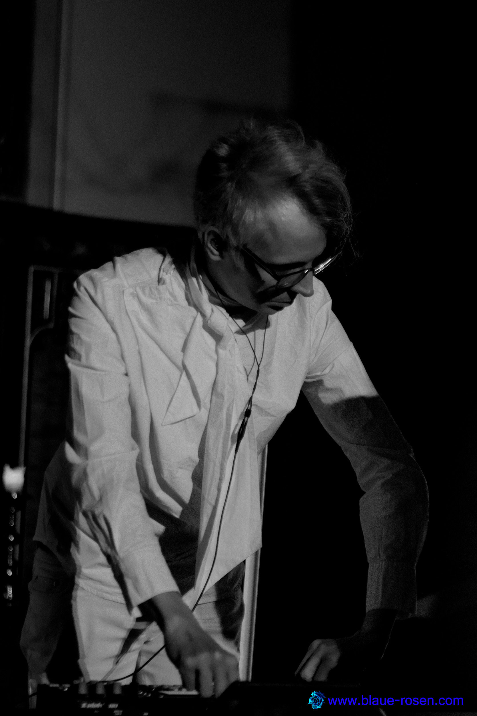 Riotmiloo live photo