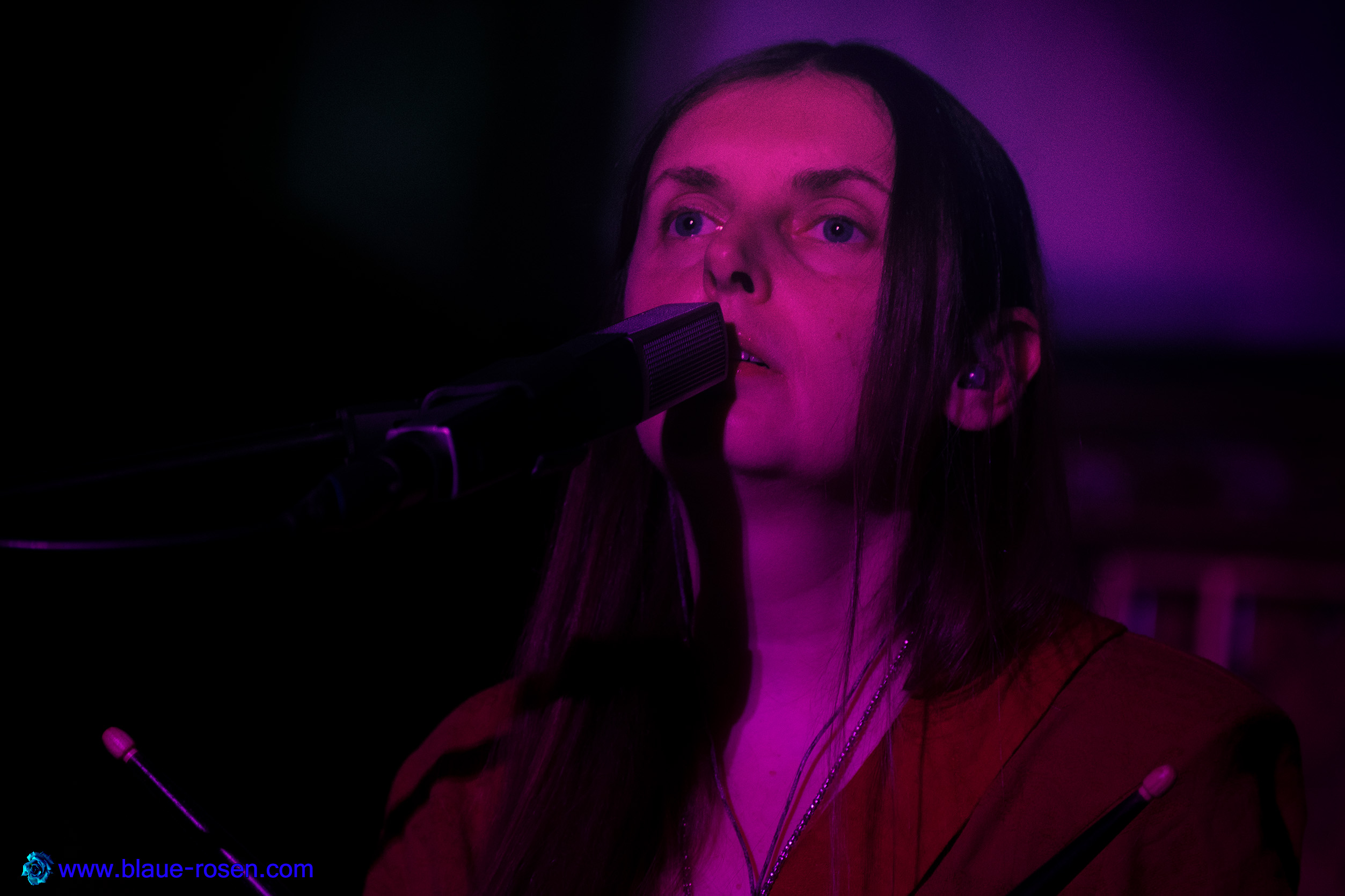 tAngerinecAt live photo