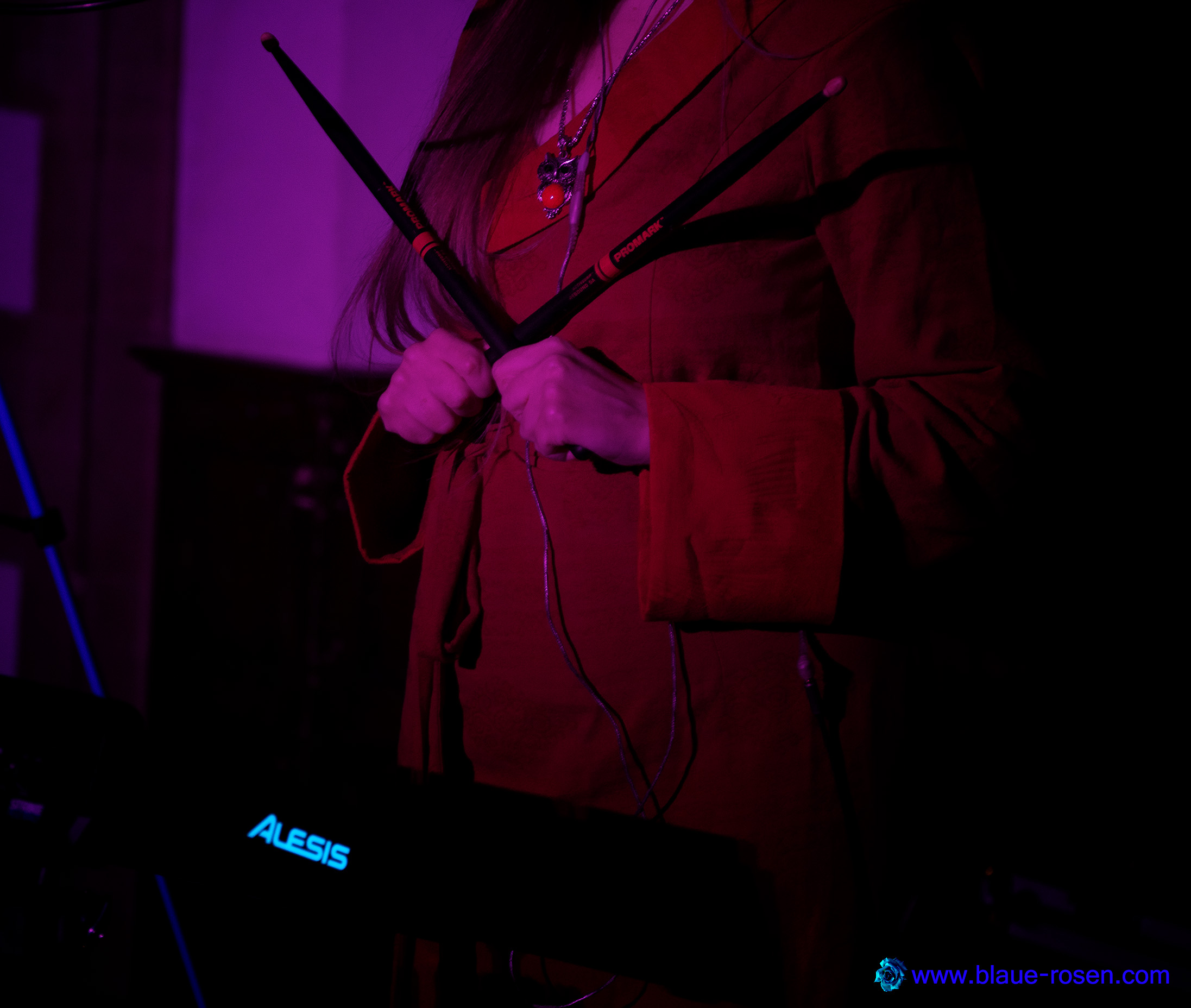 tAngerinecAt live photo