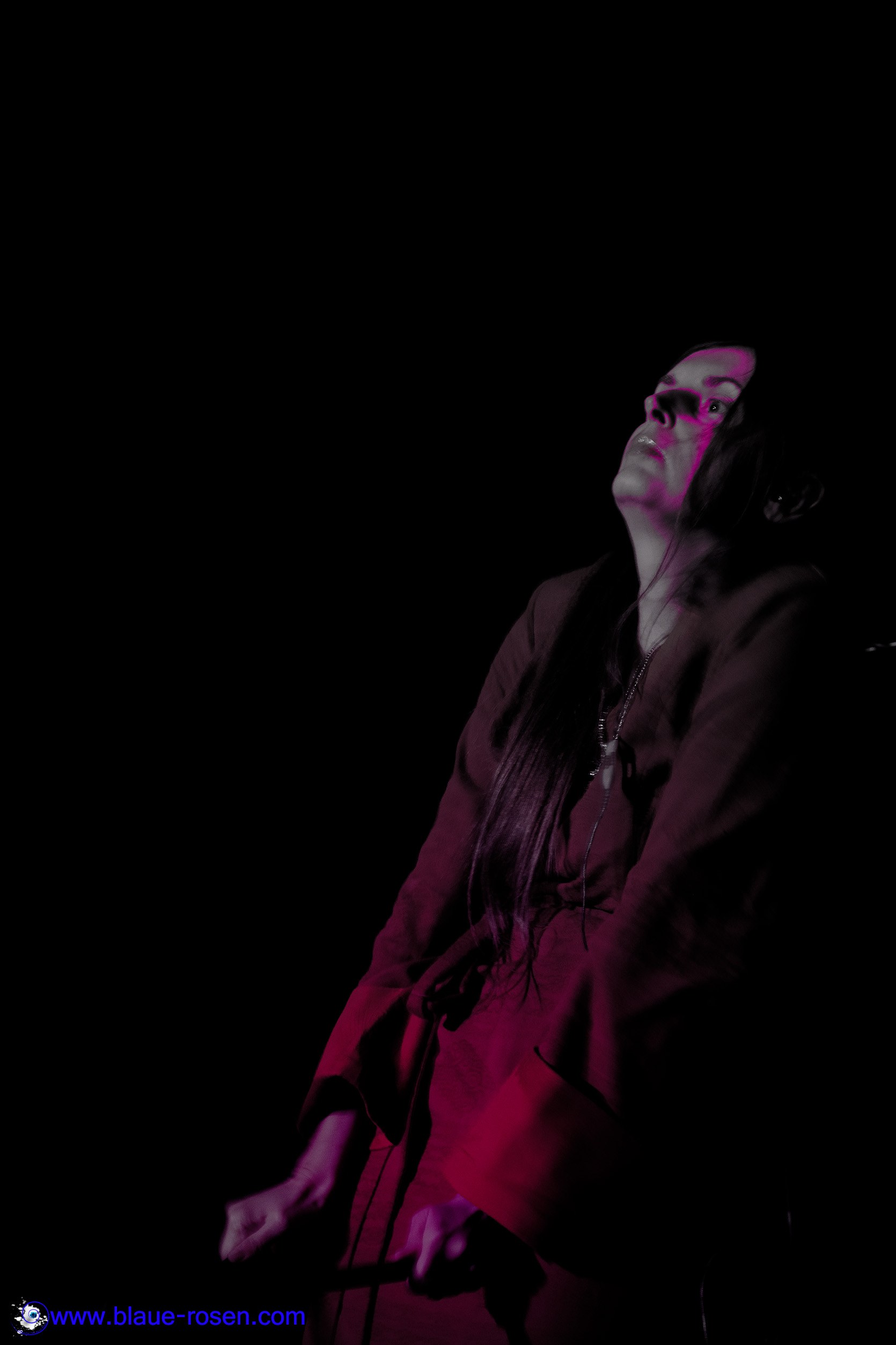 tAngerinecAt live photo