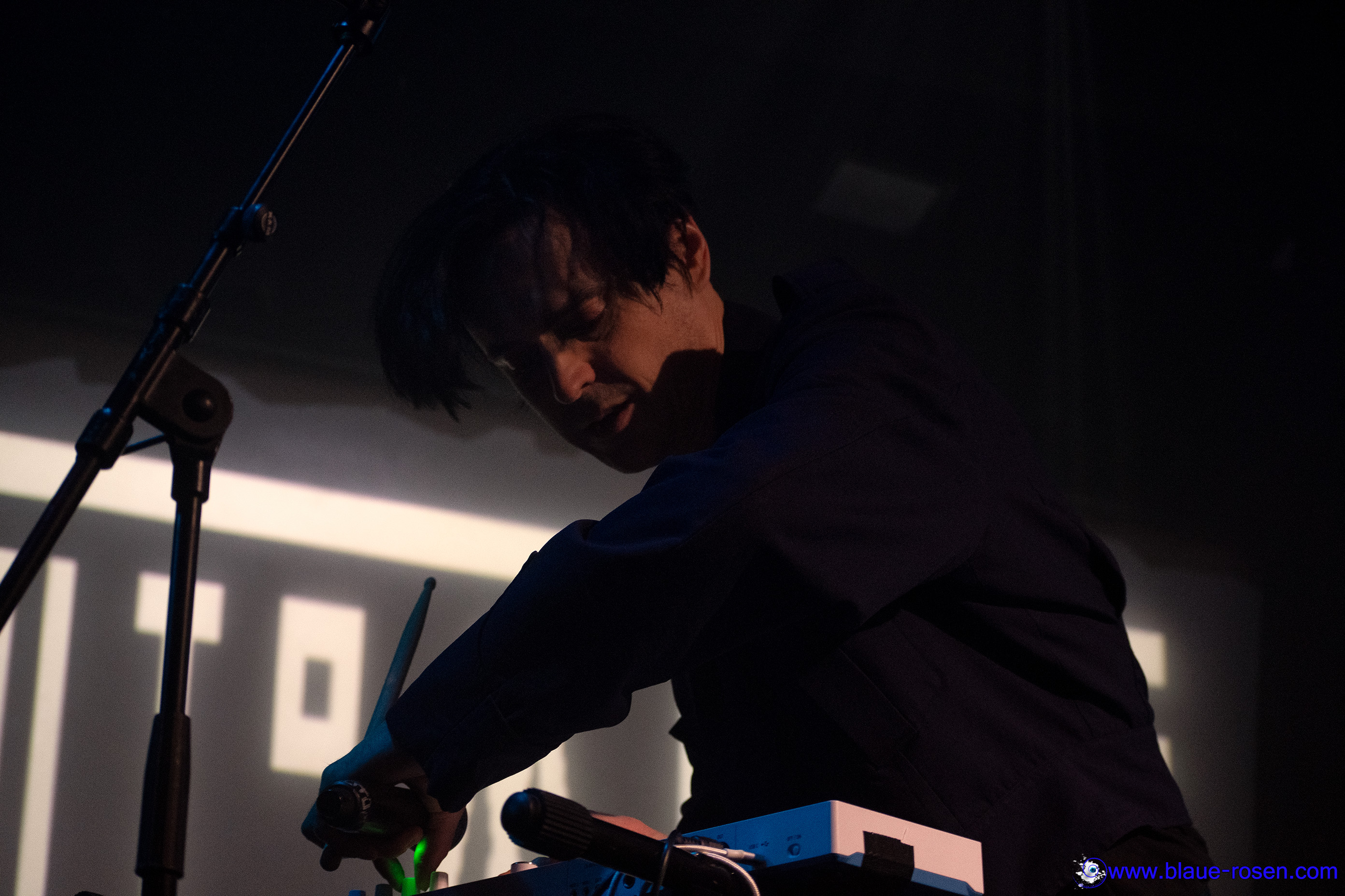 Automelodi live at Hootananny