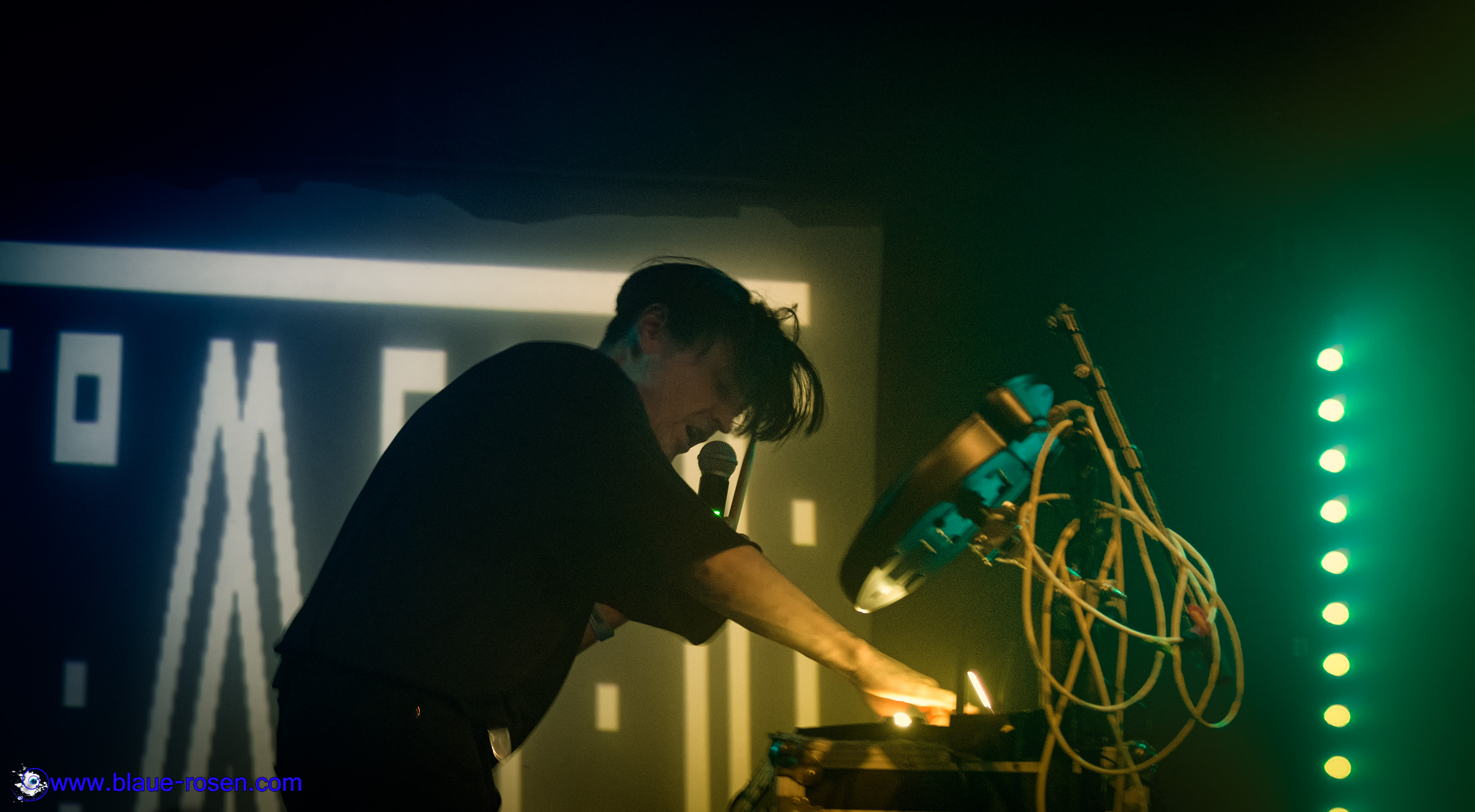 Automelodi live at Hootananny